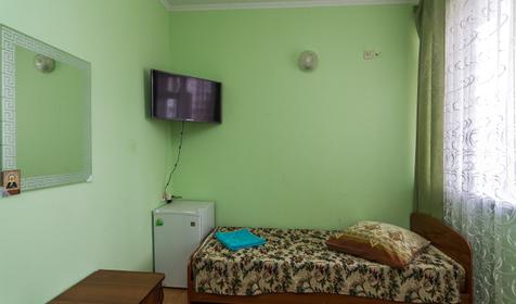 Трехместный номер с удобствами на блок. Гостевой дом Золотой Ямал, г. Анапа, п. Витязево