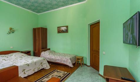 Трехместный с мини-кухней. Гостевой дом У Александра, г. Новороссийск, с. Южная Озереевка