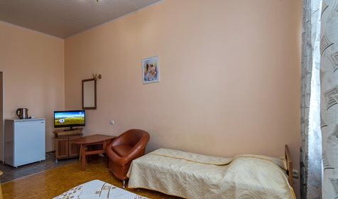 Трехместный номер. Гостевой дом У Александра, г. Новороссийск, с. Южная Озереевка