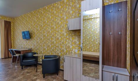 Студия четырехместная с балконом. Гостиница Прибой. г. Сочи, п. Лоо