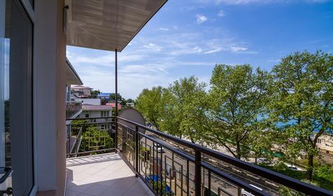 Четырехместный стандарт с балконом