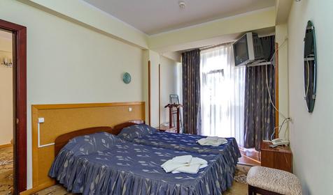 Двухкомнатные апартаменты с кухней. Отель Золотая пальма, г. Сочи, Хостинский район