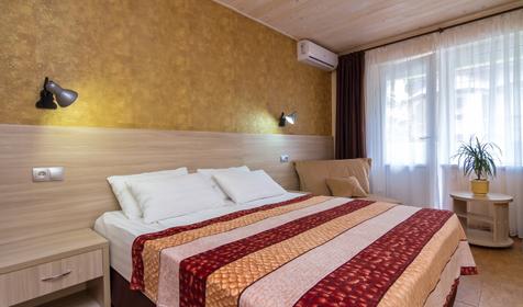 Двухместный люкс с дополнительным местом. Отель Планета, г. Сочи, Лазаревский район, п. Вардане