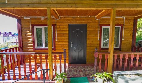 Рубленый терем, 1 этаж. Гостевой дом «Виктория-отдых», Туапсинский район, с. Ольгинка