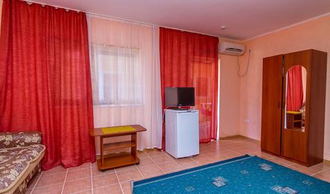 Полулюкс четырехместный. База отдыха Аленка, г. Анапа, п. Джемете