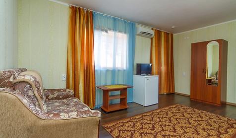 Полулюкс четырехместный. База отдыха Аленка, г. Анапа, п. Джемете