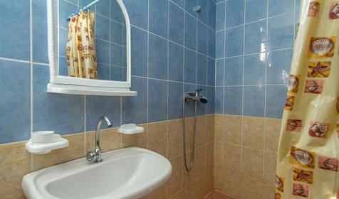 Полулюкс четырехместный. База отдыха Аленка, г. Анапа, п. Джемете