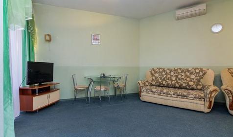 Апартаменты трехместные двухкомнатные. Гостиничный комплекс Holiday (Холидей), г. Сочи, п. Лазаревское