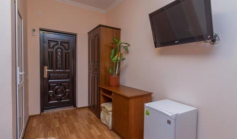 Двухместный стандарт с балконом. Гостевой дом "Король Лев", г. Сочи, п. Горный воздух