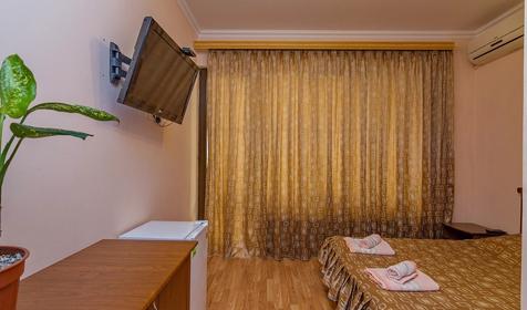 Двухместный стандарт с балконом. Гостевой дом "Король Лев", г. Сочи, п. Горный воздух