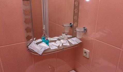 Двухместный стандарт с балконом. Гостевой дом "Король Лев", г. Сочи, п. Горный воздух