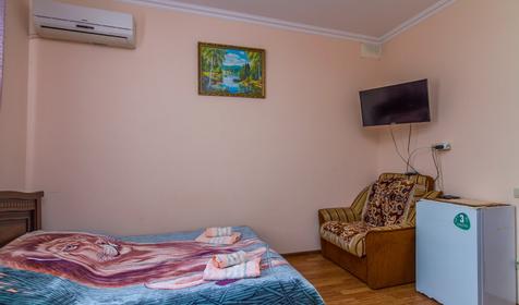 Двухместный стандарт с балконом. Гостевой дом "Король Лев", г. Сочи, п. Горный воздух