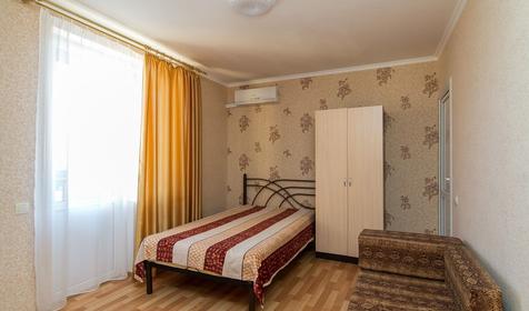 Пятиместный люкс с балконом. Гостевой дом Винтаж, г. Сочи, Лазаревский район, п. Лазаревское