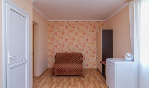 Двух-, трех-, четырехместный люкс с балконом. Гостевой дом Винтаж, г. Сочи, Лазаревский район, п. Лазаревское