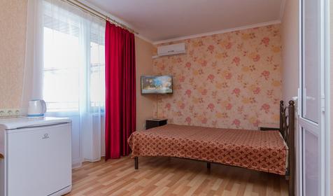 Двух-, трех-, четырехместный люкс с балконом. Гостевой дом Винтаж, г. Сочи, Лазаревский район, п. Лазаревское