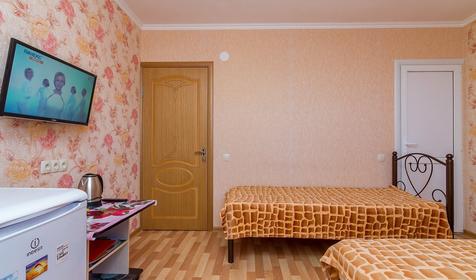 Двух-, трехместный люкс с балконом. Гостевой дом Винтаж, г. Сочи, Лазаревский район, п. Лазаревское