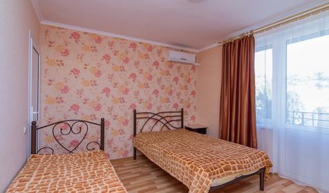 Двух-, трехместный люкс с балконом. Гостевой дом Винтаж, г. Сочи, Лазаревский район, п. Лазаревское