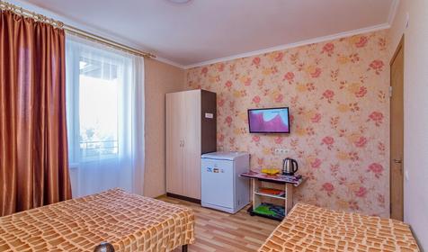 Двух-, трехместный люкс с балконом. Гостевой дом Винтаж, г. Сочи, Лазаревский район, п. Лазаревское