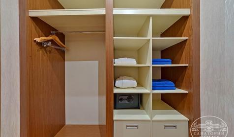 Люкс двухкомнатный двухместный улучшенный, корпус "Приморский"