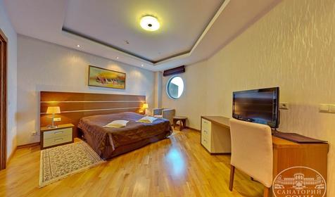 Люкс двухкомнатный двухместный улучшенный, корпус "Приморский"