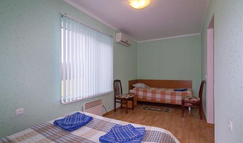 Трехместный полулюкс. База отдыха Поляна, Апшеронский район, ст. Нижегородская