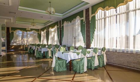 Кафе-ресторан. Гостиничный комплекс Изумруд, п. Мостовской, Краснодарский край.