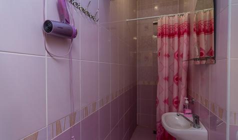 Люкс двухкомнатный. Гостиничный комплекс Изумруд, п. Мостовской, Краснодарский край.