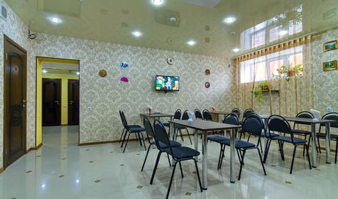 Кухня-столовая. Гостиница Абажур, г. Краснодар