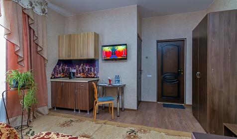 Стандарт комфорт трехместный. Гостиница Абажур, г. Краснодар