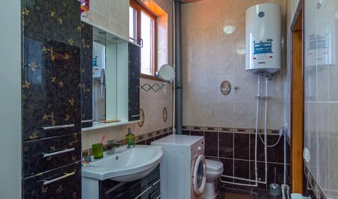 Четырехместный стандарт с балконом. Мини-гостиница Ника, п. Каменномостский