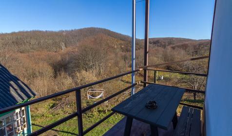 Четырехместный стандарт с балконом. Мини-гостиница Ника, п. Каменномостский