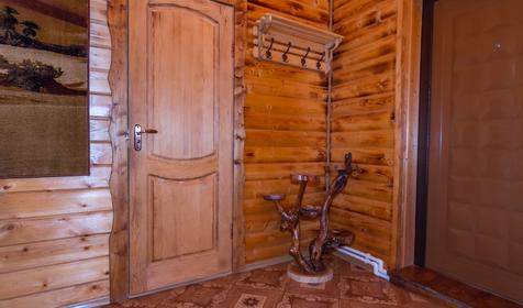 Четырехместный стандарт с балконом. Мини-гостиница Ника, п. Каменномостский