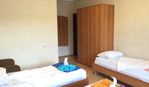 Трехместный стандарт. Гостевой дом Уютный причал, г. Сочи, Лазаревский район, п. Лоо, Горный воздух