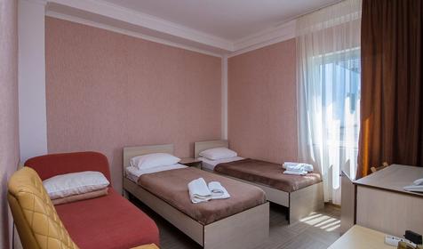 Трехместный с удобствами