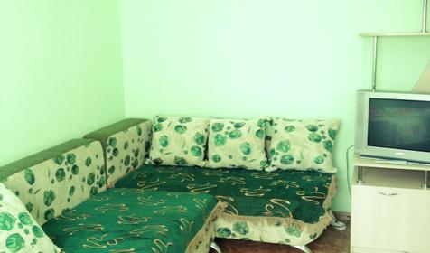 Двухкомнатный, первый этаж