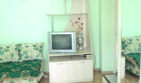 Двухкомнатный, первый этаж