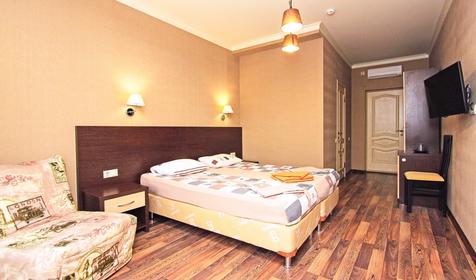 Трехместный