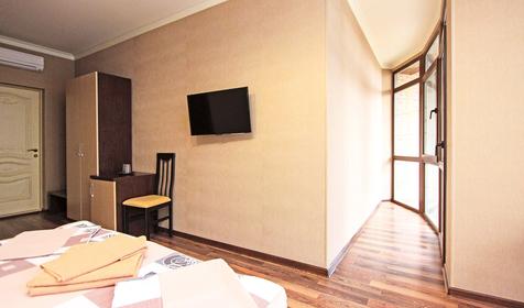 Трехместный с балконом