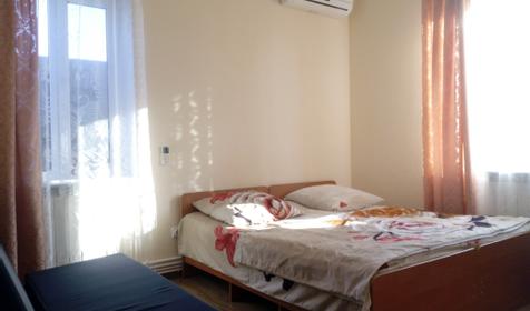 Трехместный