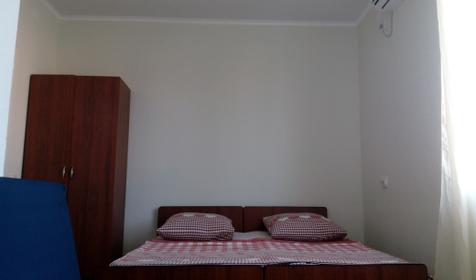 Трехместный