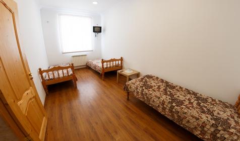 Трехместный