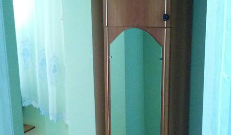 Двухместный с двуспальным диваном