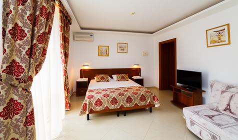 Tristar Hotel (Тристар Отель)