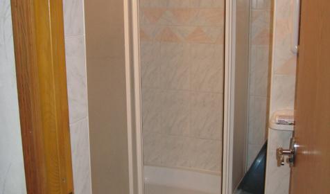 Трехместный