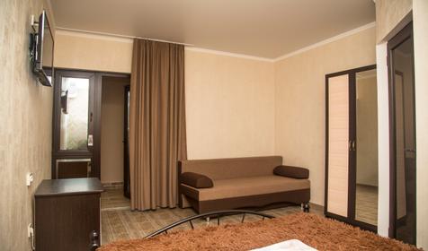 Трехместный люкс