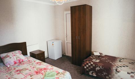 Трехместный