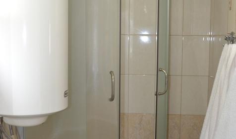 Домик четырехместный двухкомнатный люкс с кухней