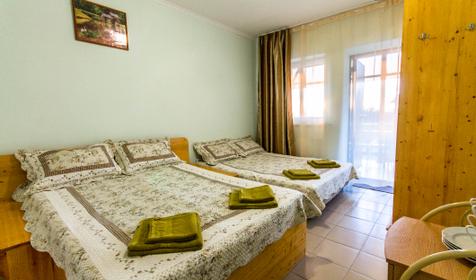 Четырехместный номер с балконом и видом на море