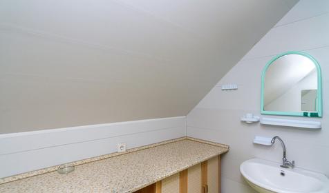 Трехместная мансарда. Гостевой дом Виктория, Туапсе, Дедеркой