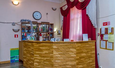 Гостиница Графство Хаджох летом, Республика Адыгея, пос. Каменномостский